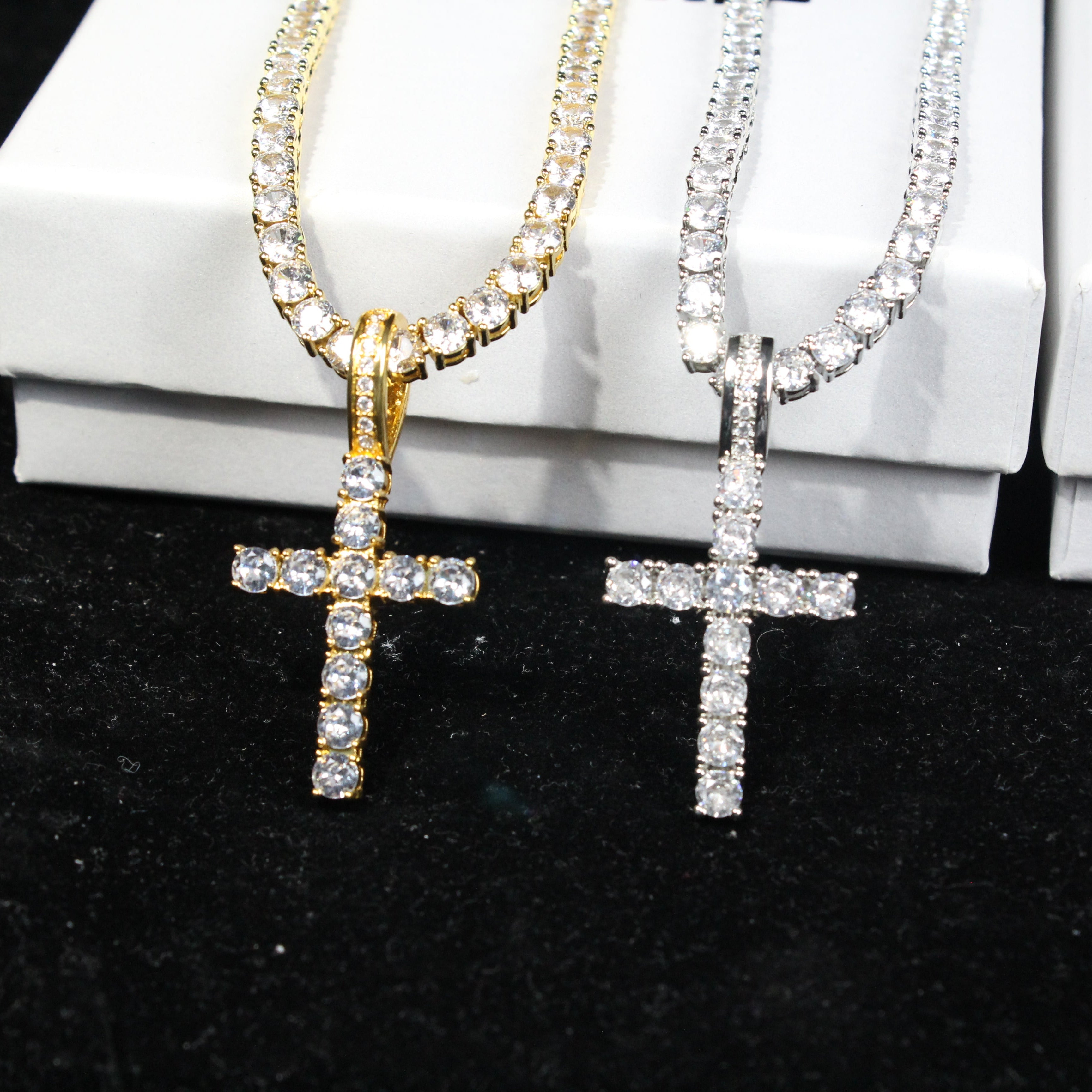 18K GOLD-PLATED ICED BLING CROSS  PENDANT（CHAIN）