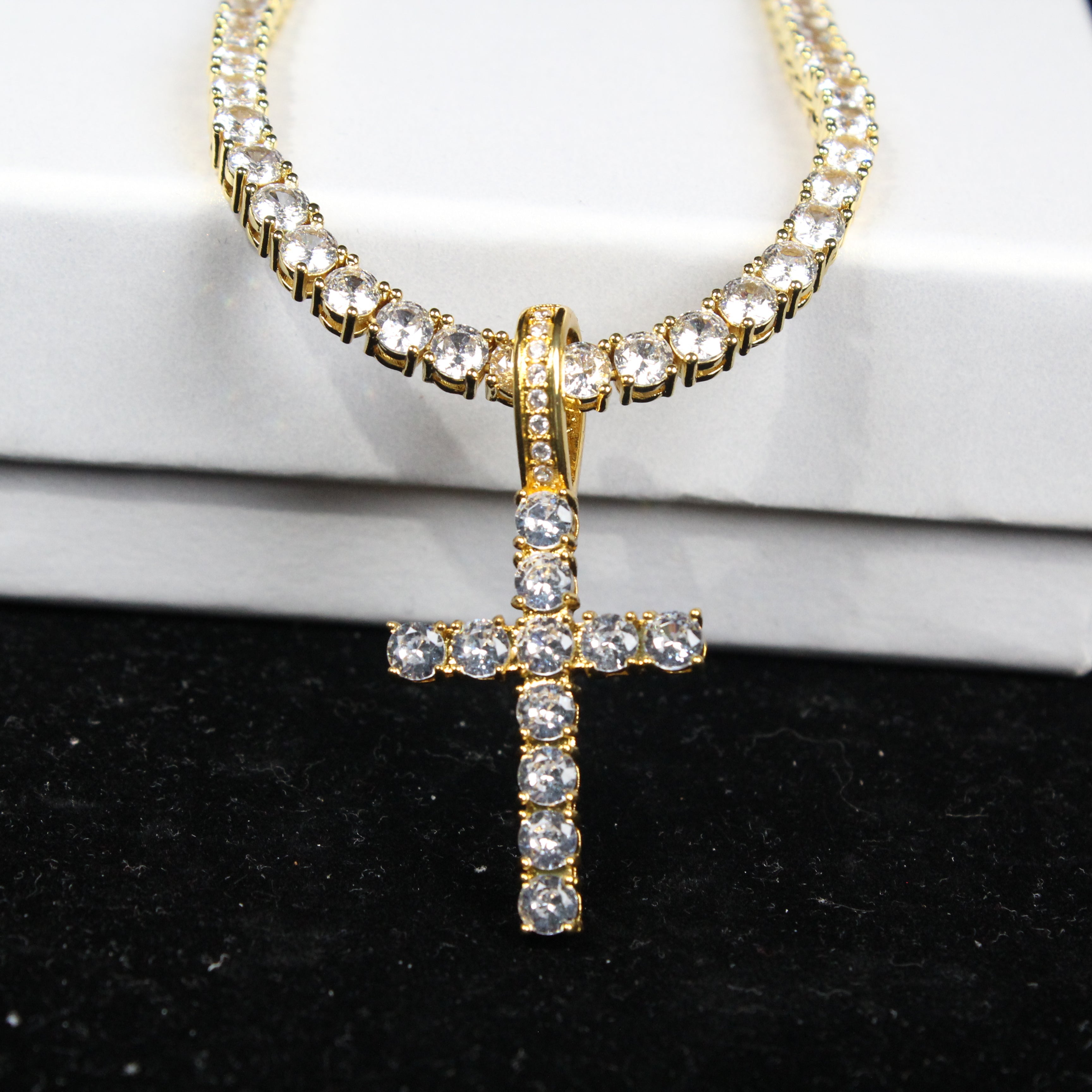 18K GOLD-PLATED ICED BLING CROSS  PENDANT（CHAIN）