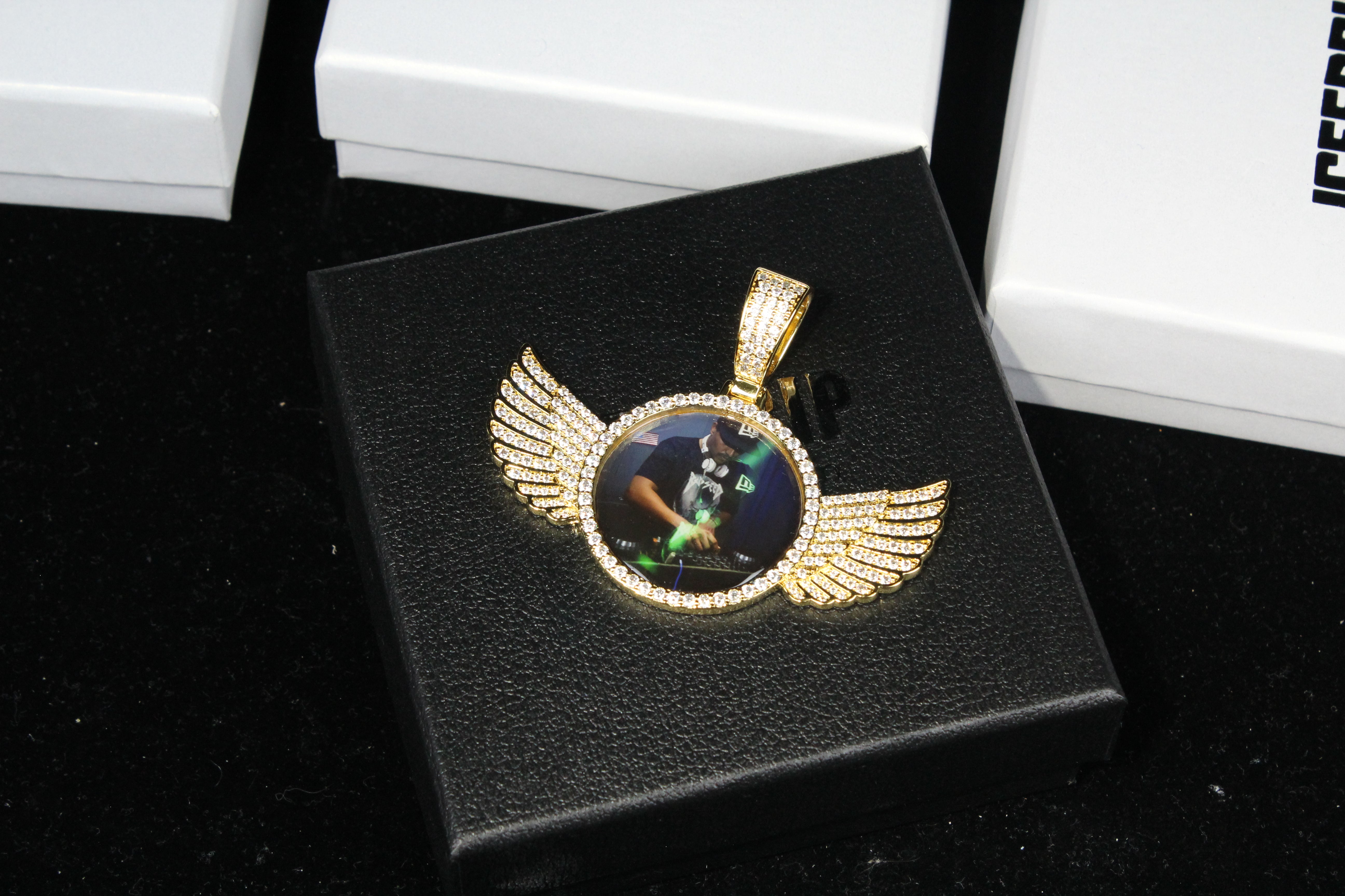 3D Circle With Wings Custom Picture Pendant