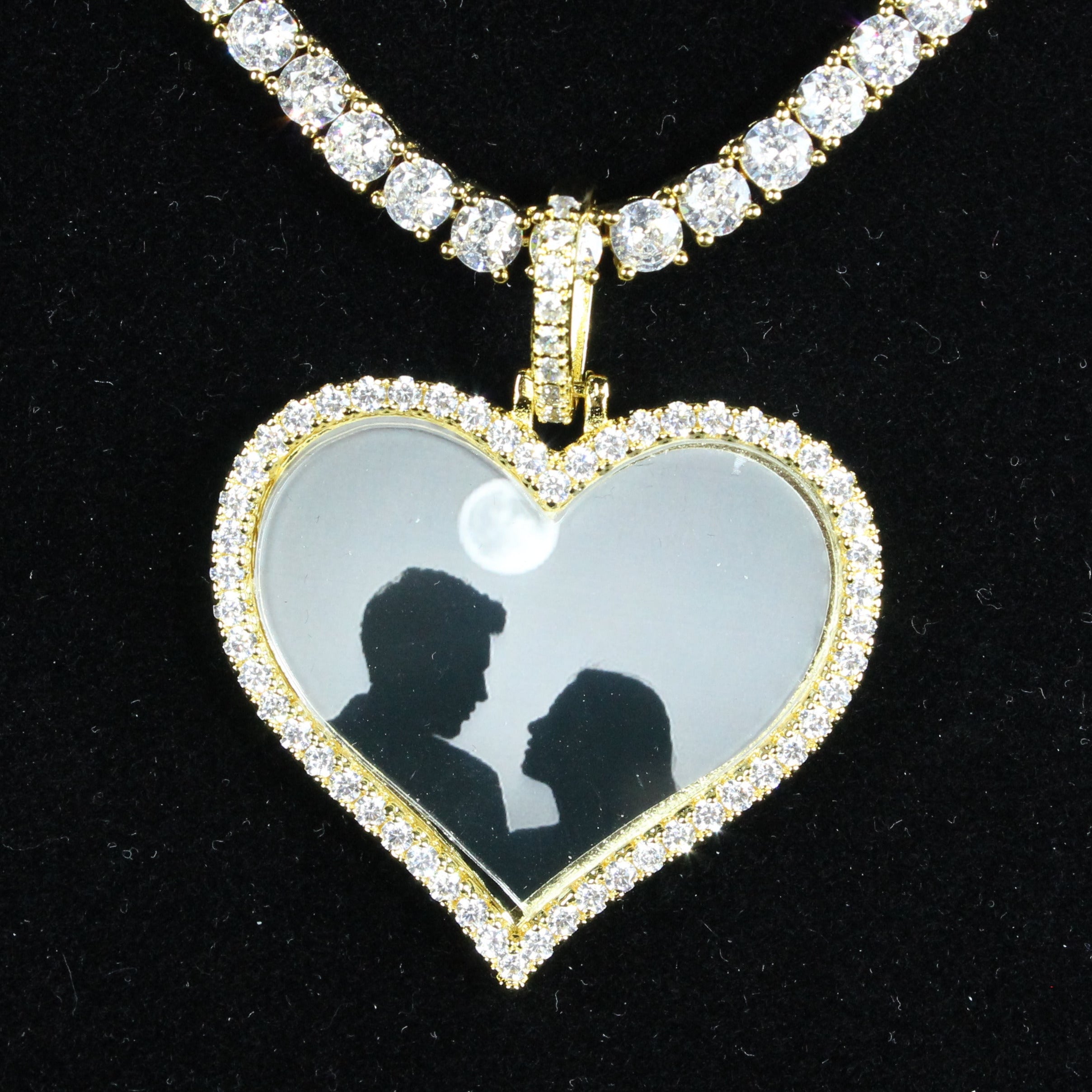 HEART-SHAPED CUSTOM PICTURE PENDANT