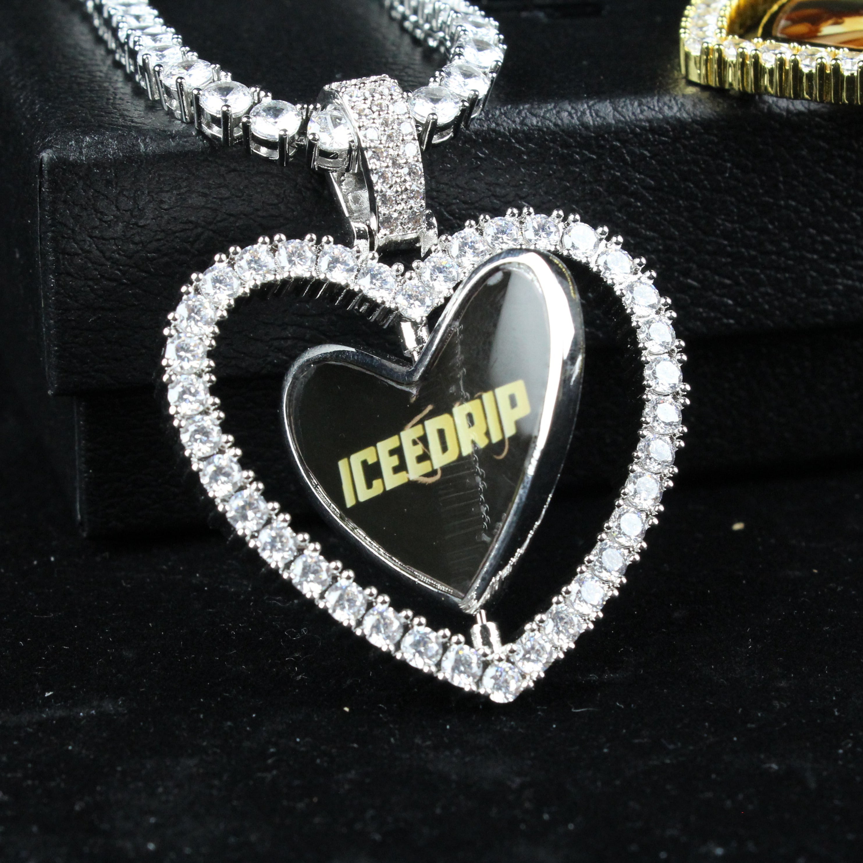 3D Spinning 2-Faced Heart Custom Photo Pendant