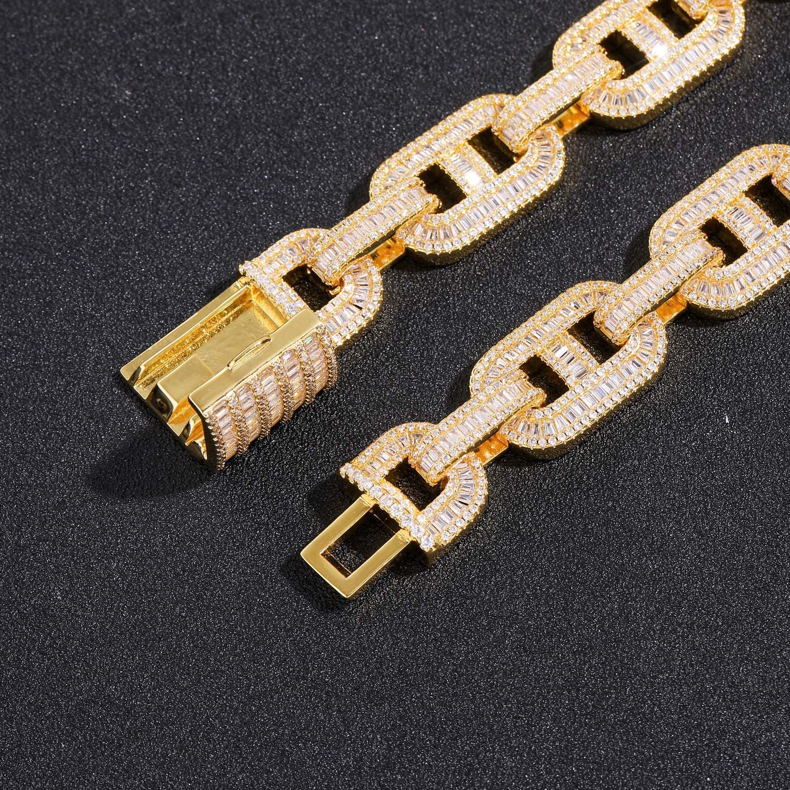 15mm Baguette Mariner Chain in 18k Gold