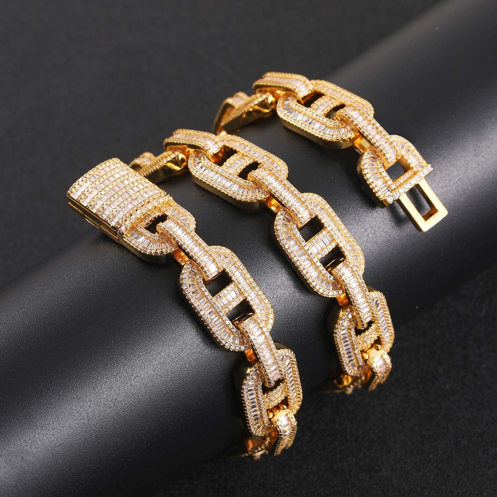 15mm Baguette Mariner Chain in 18k Gold